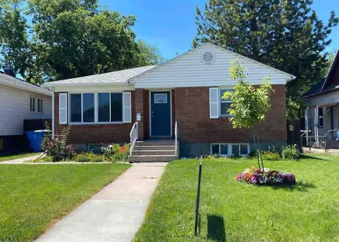 Historic 2 Bedroom Home In Old Town-Main Floor